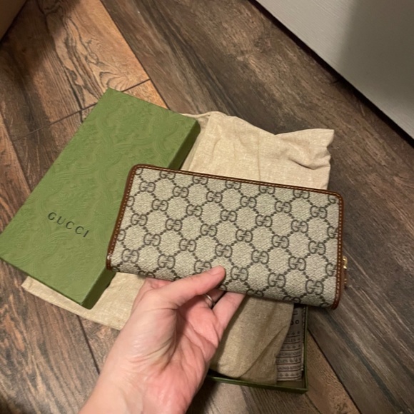 SoLD Gucci Horsebit 1955 zip around wallet - Picture 2 of 4